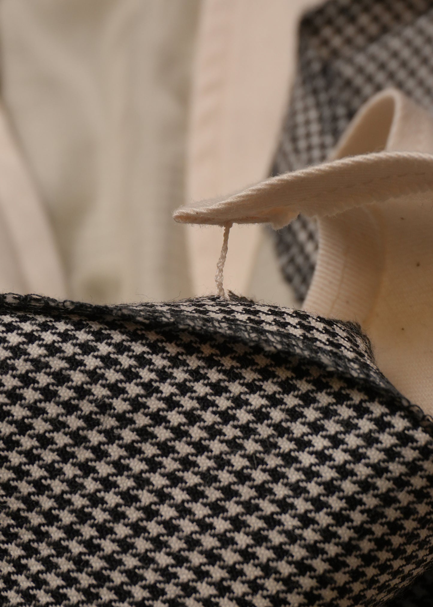 Houndstooth: 100% Merino Wool