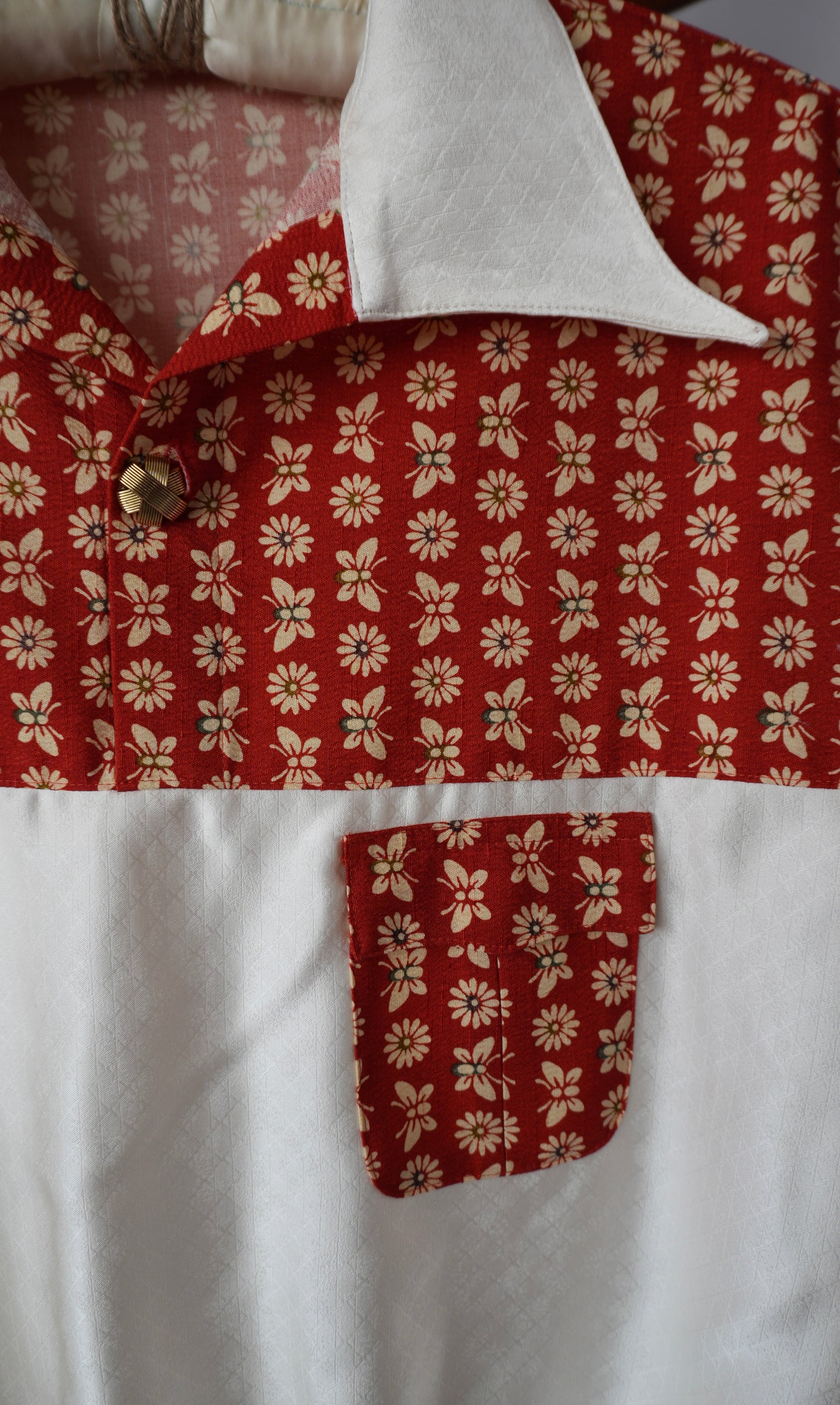 M Size Red Patterned Silk Shirt (No. 56/200)