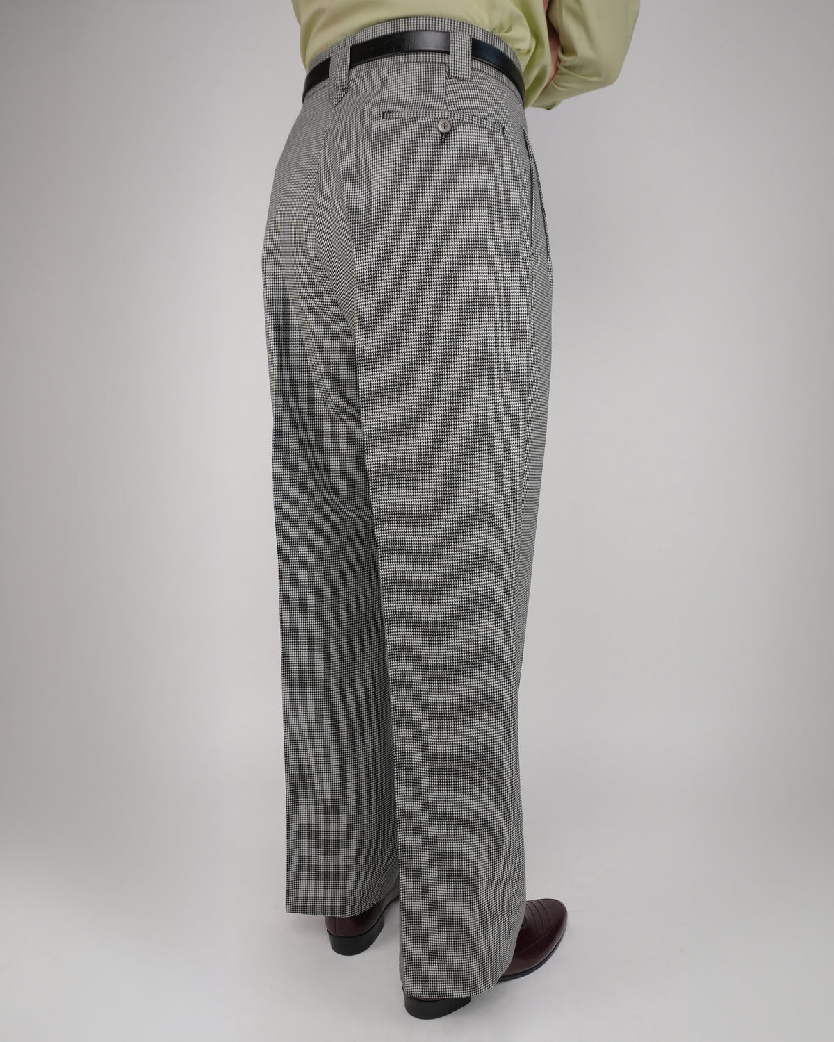 Houndstooth: 100% Merino Wool