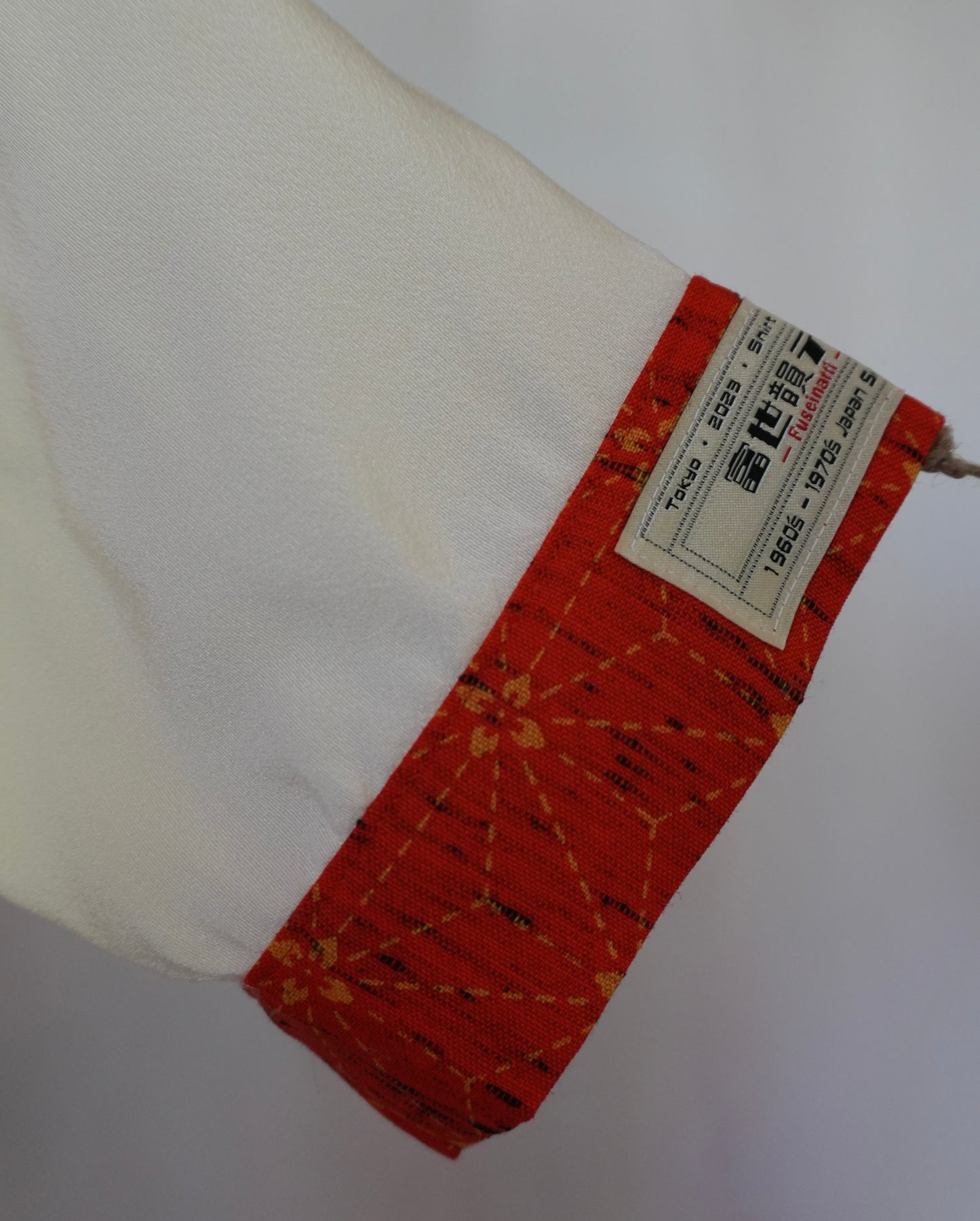 M Size Red X White Patterned Silk Shirt (No. 22/100)